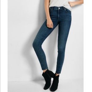 High-Waist Express Legging Jeans
